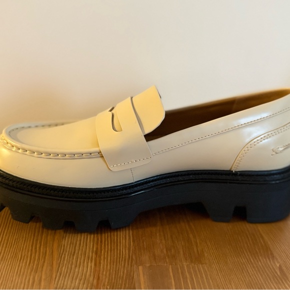 ✨NIB✨ Rag & Bone “Quinn” Cream Loafers with Black Lug Soles Size US 9/EU 39 - Picture 3 of 6